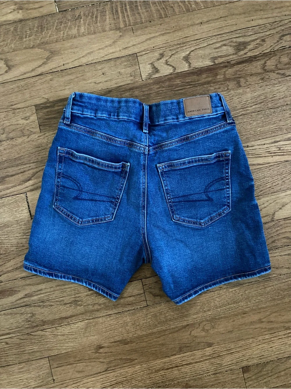 American Eagle Curvy High Rise Strigid Baggy 90’s Jean Short